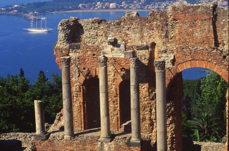 Taormina on your own - from Messina Port
